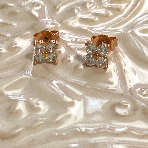 Rose Gold Clover Flower Crystal Sterling Silver Necklace Earrings Set - Picture 14 of 16